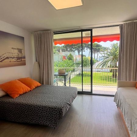 Residencia Beach Камбрильс Экстерьер фото