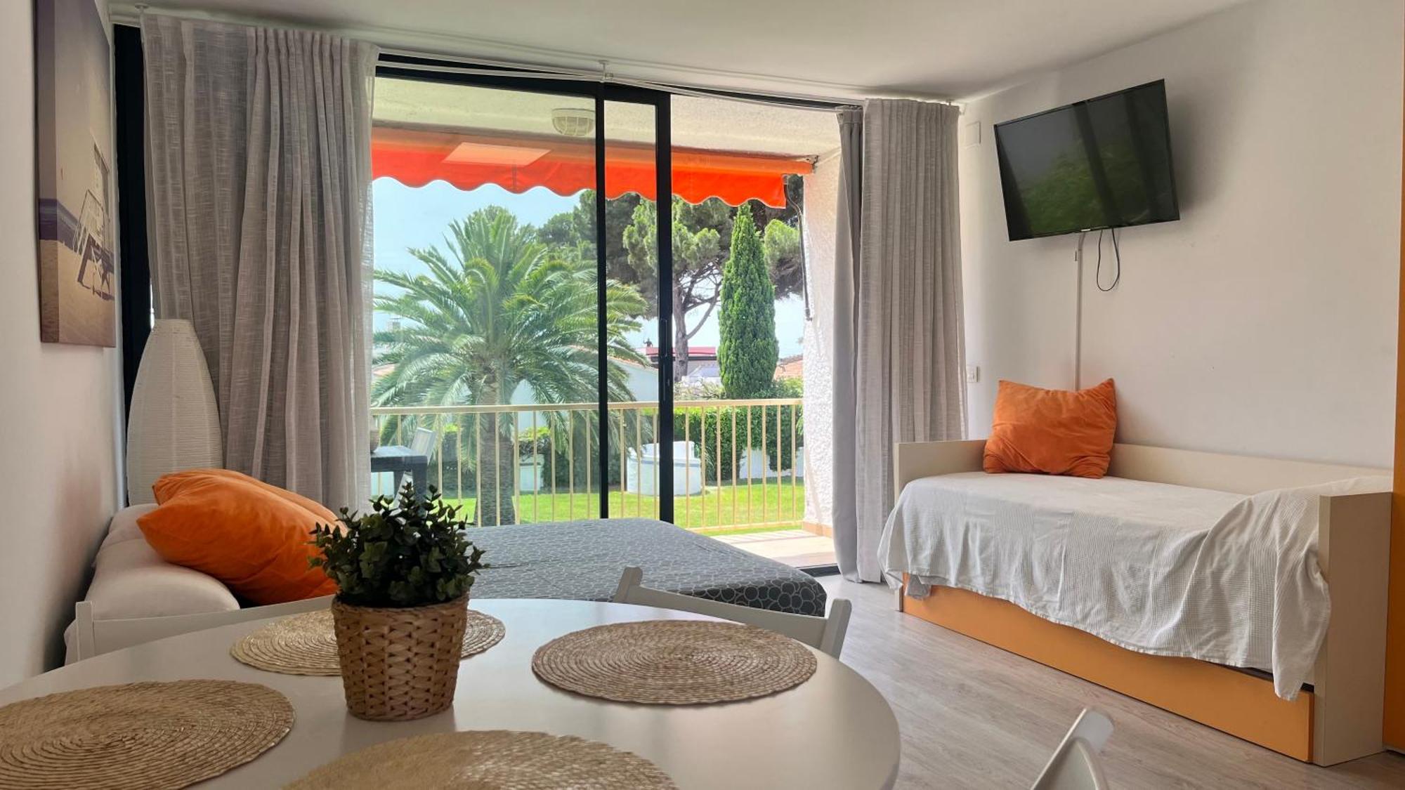 Residencia Beach Камбрильс Экстерьер фото